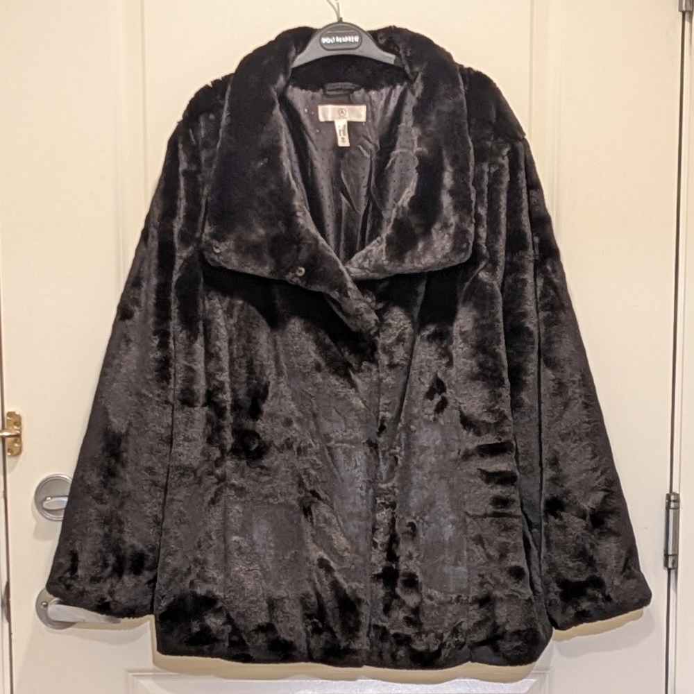 Reitmans Black Faux Fur Teddy Jacket
